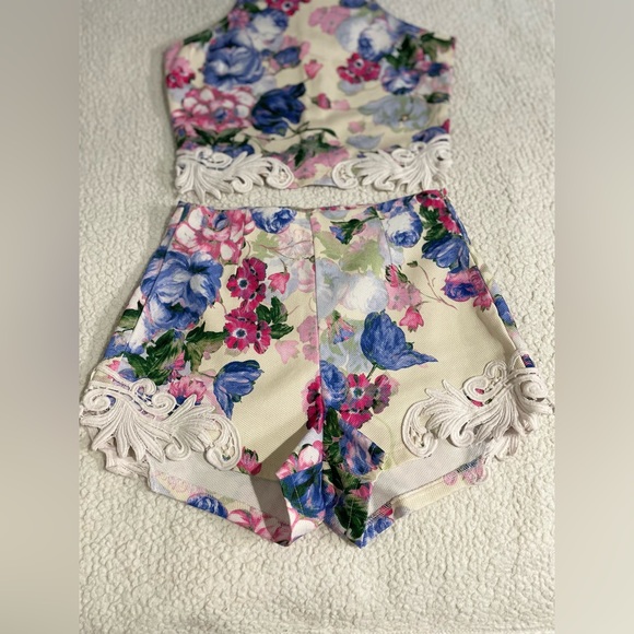 Floral Crop Top & High Waisted Short Set - Picture 12 of 16